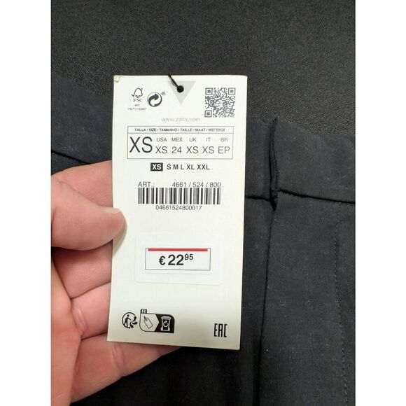 NWT Zara Women's High-Waisted Pleated Shorts Black XS - Picture 2 of 6